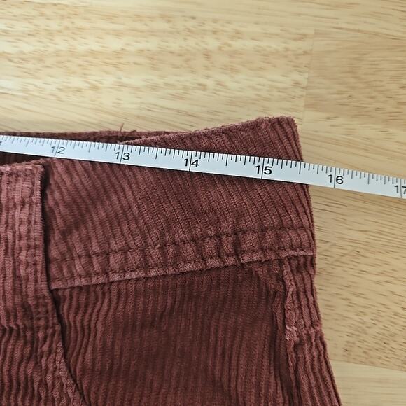 BDG Urban Outfitters Corduroy Shorts‎ Wine Red Size 8 Flap Pockets Burgundy Boho - Picture 6 of 8